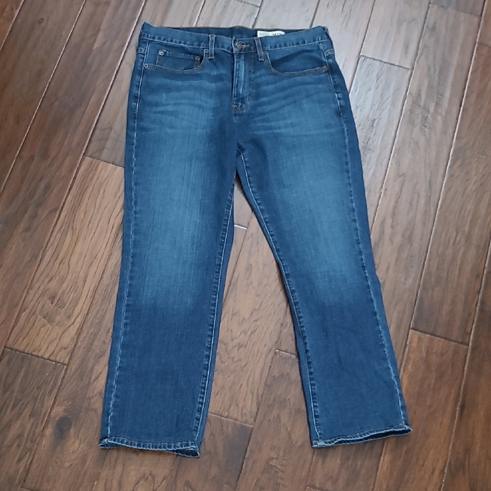 Cremieux Premium Denim Straight Cut Jeans size 34 Inseam says 30 but measures 28